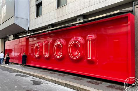 gucci cafe milano address|gucci monte napoleone 7.